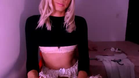 Chiara online show from November 2025 01:44:02 AM