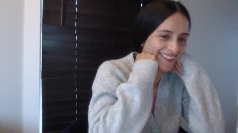 Snapshot of xxxbellalola chatting on October 2025 07:14:02 PM Lola online show from October 2025 07:14:02 PM