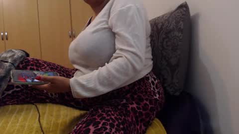 Ayanda online show from October 2025 08:53:02 PM