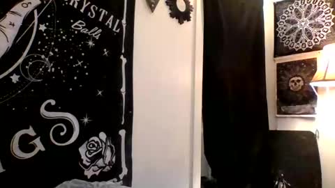 Misti online show from November 2025 10:22:02 PM