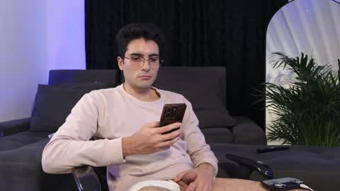 July and Fer online show from January 2025 09:37:02 AM