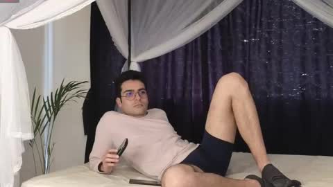 Snapshot of xxxvandersexxx chatting on March 2026 02:35:02 PM July and Fer online show from March 2026 02:35:02 PM