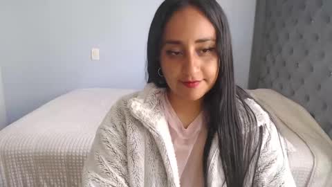 Lunhaa   online show from September 2025 06:08:02 PM