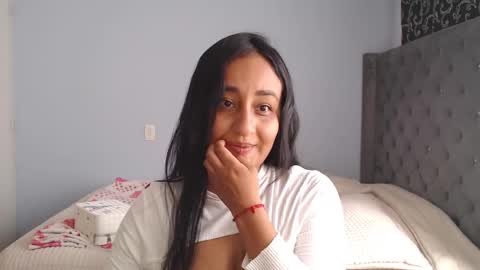 Lunhaa   online show from September 2025 02:32:01 PM