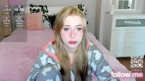 Snapshot of y0ung_lina18 chatting on October 2025 08:56:02 AM Lina online show from October 2025 08:56:02 AM