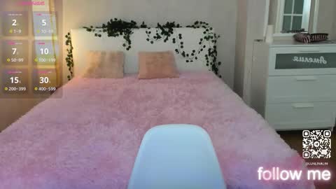 Snapshot of y0ung_lina18 chatting on October 2025 01:11:01 PM Lina online show from October 2025 01:11:01 PM