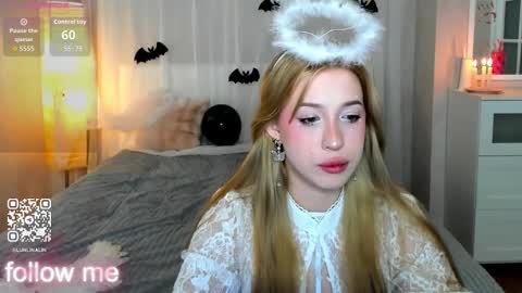 Snapshot of y0ung_lina18 chatting on October 2025 09:33:01 AM Lina online show from October 2025 09:33:01 AM