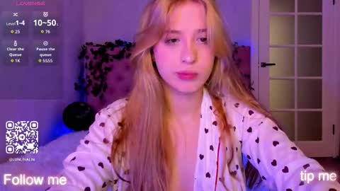 Snapshot of y0ung_lina18 chatting on November 2025 09:07:02 AM Lina online show from November 2025 09:07:02 AM