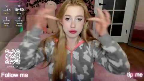 Snapshot of y0ung_lina18 chatting on November 2025 03:46:01 PM Lina online show from November 2025 03:46:01 PM