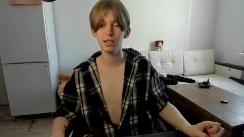 Snapshot of y0ursteve chatting on May 2026 10:31:01 AM y0ursteve online show from May 2026 10:31:01 AM