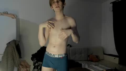Snapshot of y0ursteve chatting on May 2026 07:34:01 PM y0ursteve online show from May 2026 07:34:01 PM