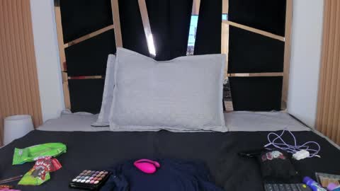 Yahaira online show from April 2026 02:33:01 PM