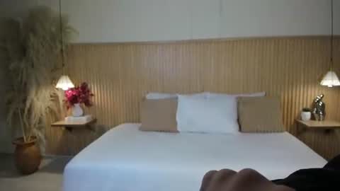 Snapshot of yalezka_ chatting on June 2026 03:53:02 AM Yalezka online show from June 2026 03:53:02 AM