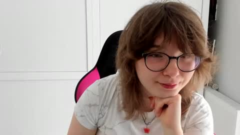 Snapshot of yamihoshii chatting on June 2026 06:05:01 AM Sofia online show from June 2026 06:05:01 AM
