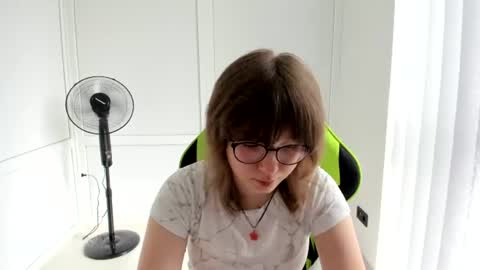 Snapshot of yamihoshii chatting on June 2026 06:18:01 AM Sofia online show from June 2026 06:18:01 AM