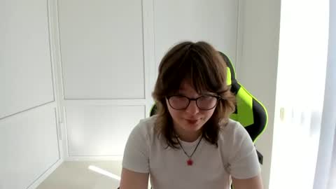 Snapshot of yamihoshii chatting on June 2026 06:33:01 AM Sofia online show from June 2026 06:33:01 AM