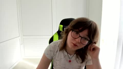 Snapshot of yamihoshii chatting on June 2026 06:18:02 AM Sofia online show from June 2026 06:18:02 AM