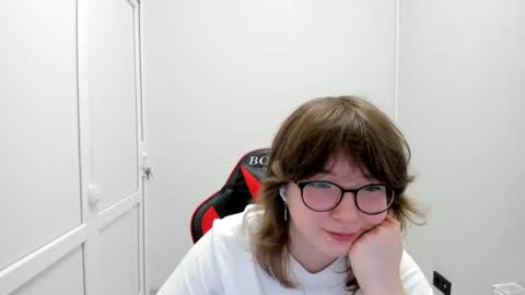 Snapshot of yamihoshii chatting on June 2026 06:29:01 AM Sofia online show from June 2026 06:29:01 AM