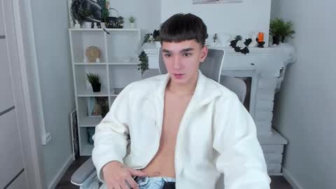 yamitwink online show from October 2025 10:15:01 PM