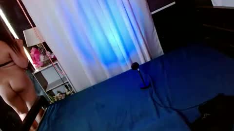 Snapshot of yan2xcumsalotxx chatting on January 2025 04:28:02 AM REYAN online show from January 2025 04:28:02 AM