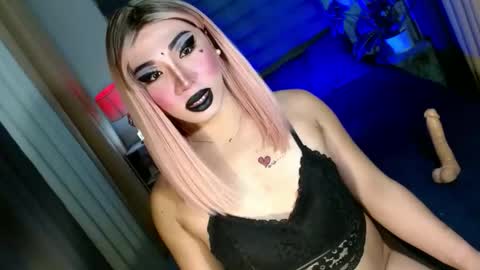 Snapshot of yan2xcumsalotxx chatting on September 2025 09:53:02 AM REYAN online show from September 2025 09:53:02 AM