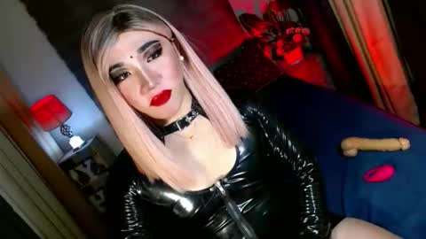 Snapshot of yan2xcumsalotxx chatting on October 2025 08:59:01 AM REYAN online show from October 2025 08:59:01 AM