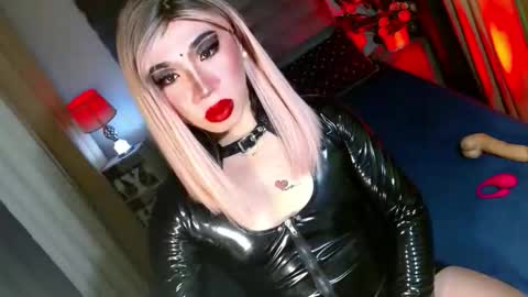 Snapshot of yan2xcumsalotxx chatting on October 2025 03:00:01 PM REYAN online show from October 2025 03:00:01 PM