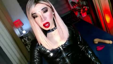 Snapshot of yan2xcumsalotxx chatting on October 2025 02:08:01 AM REYAN online show from October 2025 02:08:01 AM