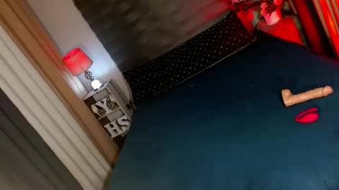 Snapshot of yan2xcumsalotxx chatting on October 2025 02:15:01 AM REYAN online show from October 2025 02:15:01 AM