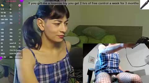 Snapshot of yana_secretroom chatting on November 2025 11:36:02 PM Yana online show from November 2025 11:36:02 PM