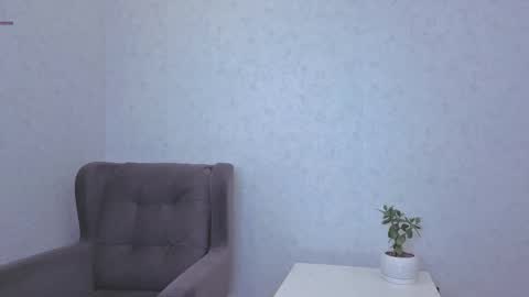 Yana  online show from September 2025 01:07:02 AM