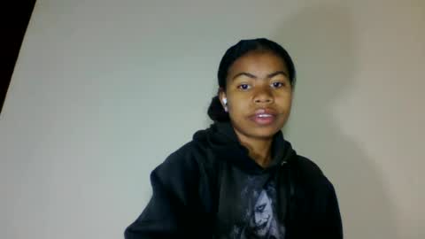 yannick_01 online show from June 2026 10:56:02 PM