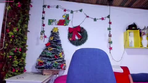 Yasemin online show from December 2024 07:11:01 PM