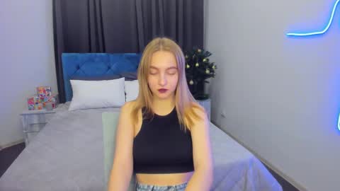 Snapshot of yasminasage chatting on December 2024 08:22:01 PM Yasmina online show from December 2024 08:22:01 PM