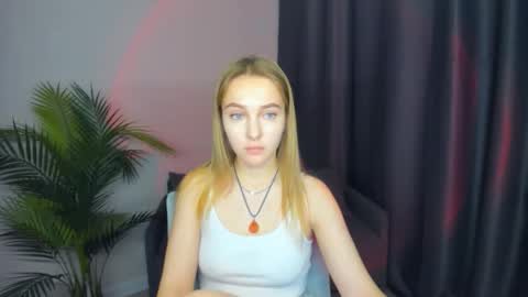 Snapshot of yasminasage chatting on November 2025 01:33:02 PM Yasmina online show from November 2025 01:33:02 PM