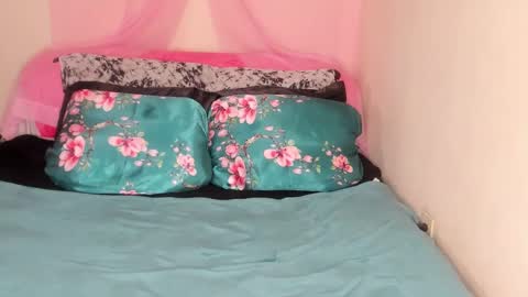 Yasmina online show from February 2025 06:54:01 AM