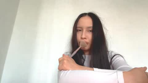 Yasmin online show from April 2026 01:48:02 PM