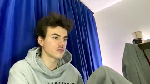 yayay333 online show from March 2026 07:09:01 PM