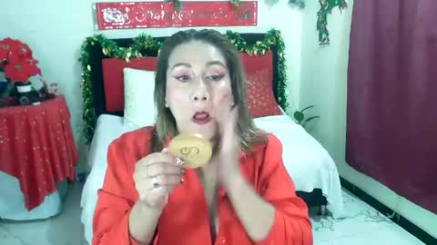Snapshot of yayita_mature chatting on January 2025 11:33:01 AM yayita online show from January 2025 11:33:01 AM