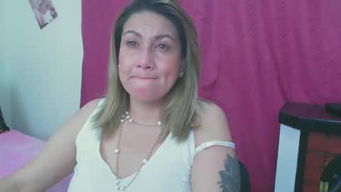 Snapshot of yayita_mature chatting on February 2025 06:04:01 PM yayita online show from February 2025 06:04:01 PM