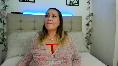 Snapshot of yayita_mature chatting on September 2025 01:27:01 PM yayita online show from September 2025 01:27:01 PM