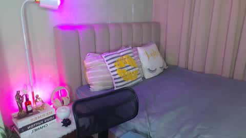 Yazzi online show from February 2025 12:35:02 PM