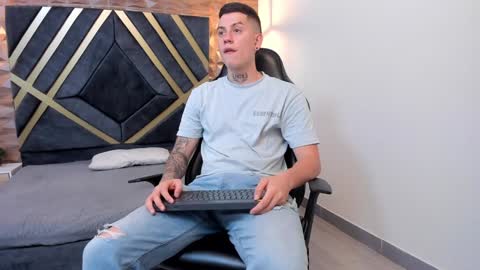 YEIKO ROMERO online show from February 2025 05:29:01 PM