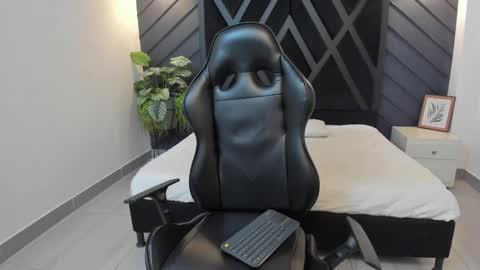 YEIKO ROMERO online show from February 2025 11:41:01 PM