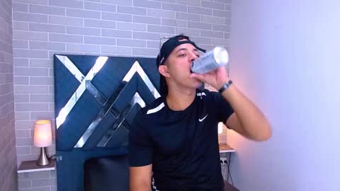 Snapshot of yeisonbrown chatting on November 2025 11:21:02 AM Yeison online show from November 2025 11:21:02 AM