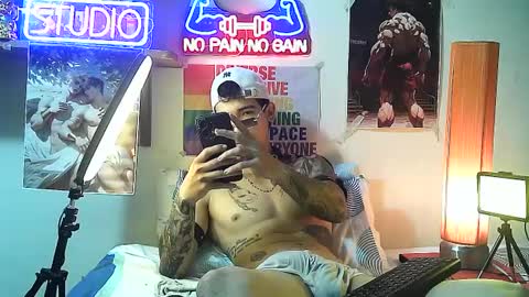 yeisoncastellanos1999 online show from September 2025 11:49:01 PM