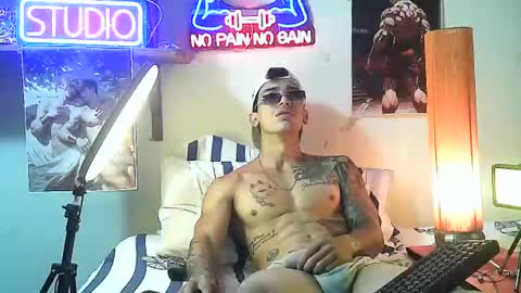 yeisoncastellanos1999 online show from October 2025 02:50:02 PM