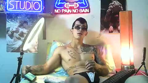 yeisoncastellanos1999 online show from October 2025 02:28:02 PM