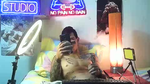 yeisoncastellanos1999 online show from October 2025 01:33:02 AM