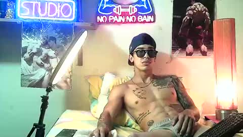yeisoncastellanos1999 online show from November 2025 06:39:01 PM
